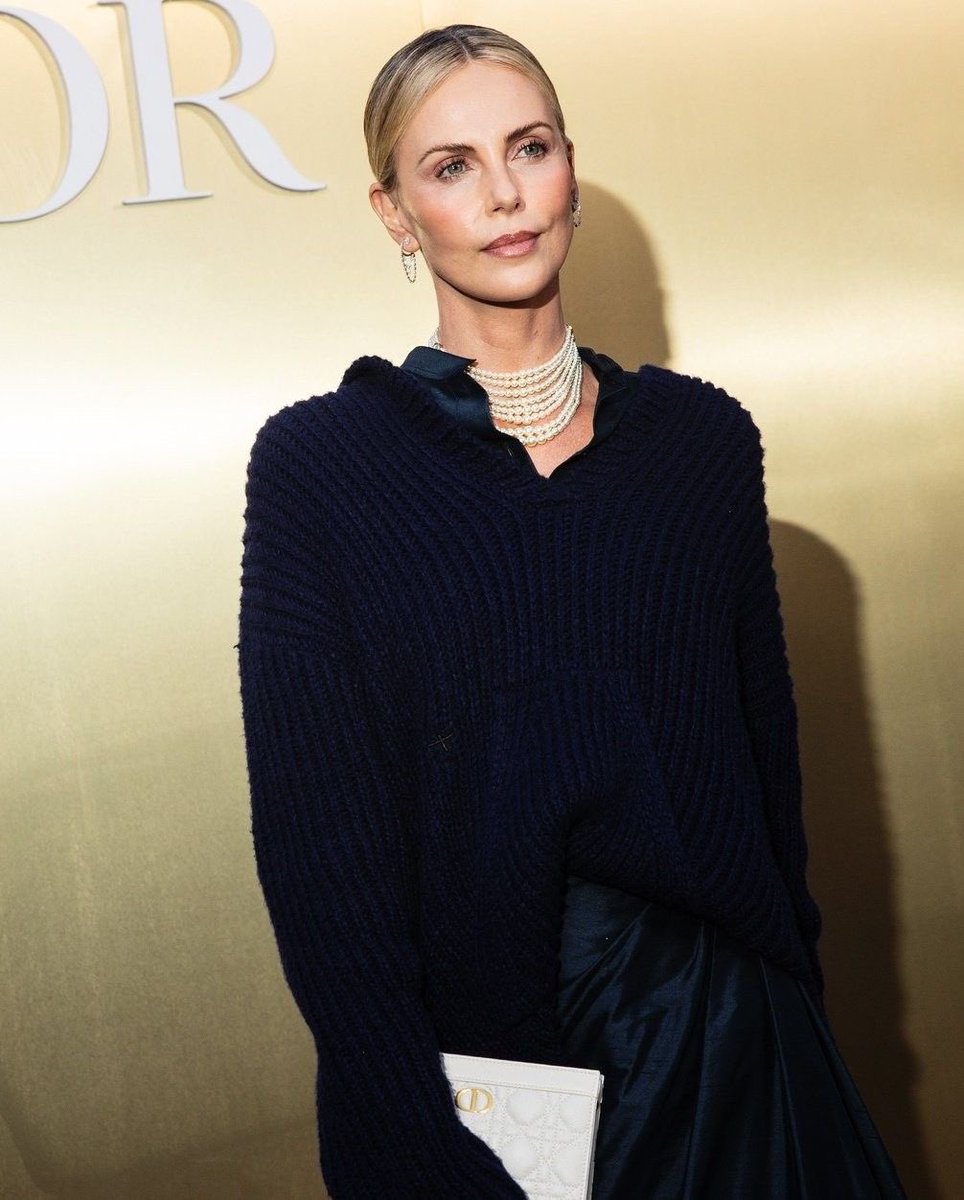 charlize870's tweet photo. The older I get, the more I value peace over noise, depth over appearances, and truth over approval. https://t.co/wupcc3Zd9p