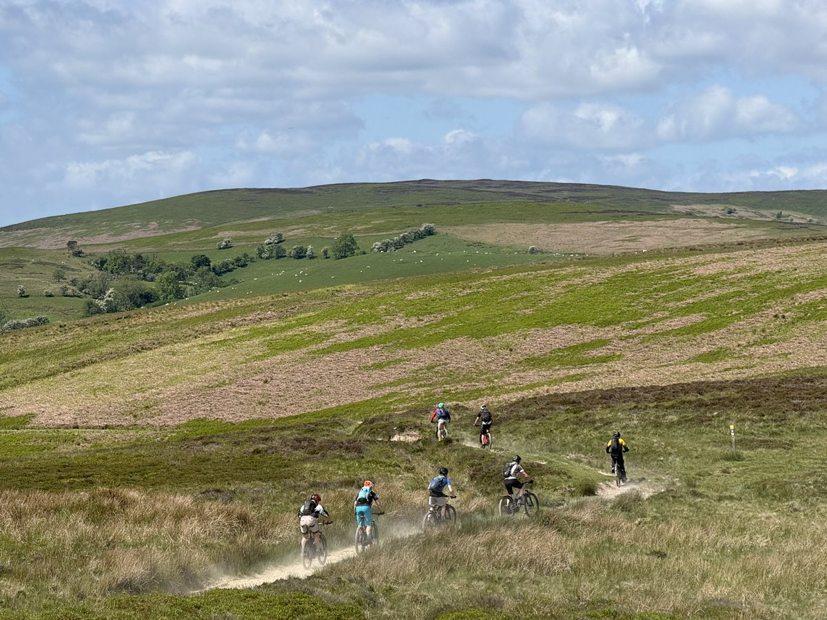 mtbcymru's tweet photo. Trans Cambrian Way Day 1, Knighton to Rhayader 🏴󠁧󠁢󠁷󠁬󠁳󠁿☀️☀️☀️ 
https://t.co/ylSVFDeMrr https://t.co/T7YTP6gMp8