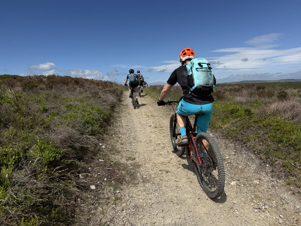 mtbcymru's tweet photo. Trans Cambrian Way Day 1, Knighton to Rhayader 🏴󠁧󠁢󠁷󠁬󠁳󠁿☀️☀️☀️ 
https://t.co/ylSVFDeMrr https://t.co/T7YTP6gMp8