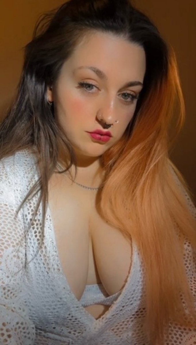 Miss_Ty98's tweet photo. Just get on all fours and be quiet https://t.co/ZSfJv4xe7j