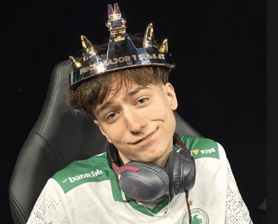 Kyluafnbr's tweet photo. @BIGCLANgg Das ist ein Weltmeister 🐐 https://t.co/H3jaDlkamG