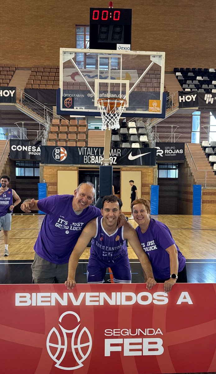 rmarca_sierra's tweet photo. El CB Tres Cantos, con el que juega el baloncestista de Moralzarzal Hugo Pérez, asciende a Segunda FEB tras ganar hoy al CB Puerto de Sagunto (67-58) la eliminatoria de subcampeones de grupo de la fase de ascenso disputada en Badajoz desde el pasado jueves. https://t.co/UDqn74ZapX