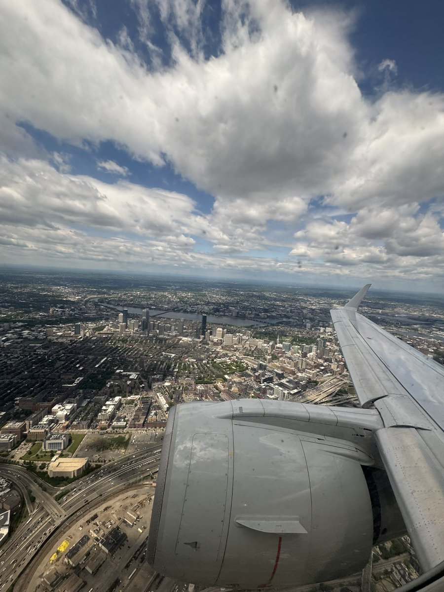 KatiaAmeri's tweet photo. Boston —> NY Tech Week, here we go!🗽 

No rest for the weary. Spending the day clearing up the inbox and getting ready for round two. 🙃 https://t.co/1uem04s8r6