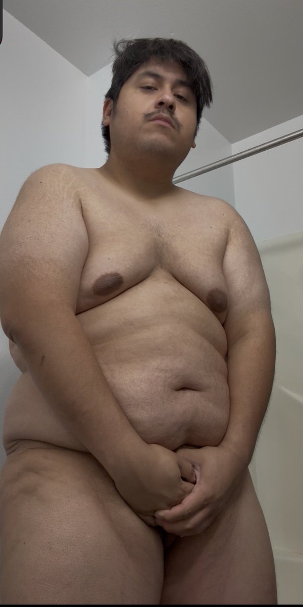 BeefyBoiTxx's tweet photo. Domingo y desnudo https://t.co/Q0jbfAobkK