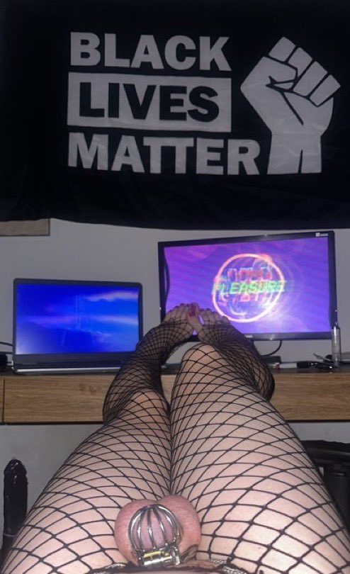 Mommygoddess06's tweet photo. Interracial porn alone isn’t enough to kill the racism in you, whiteboy ❌

Carry BNWO reminders everywhere.. flag, clothes, or a thick black dildo on your locked clit.
Stay corrected daily ✊♠️🔐 https://t.co/OWfFXDaNZd