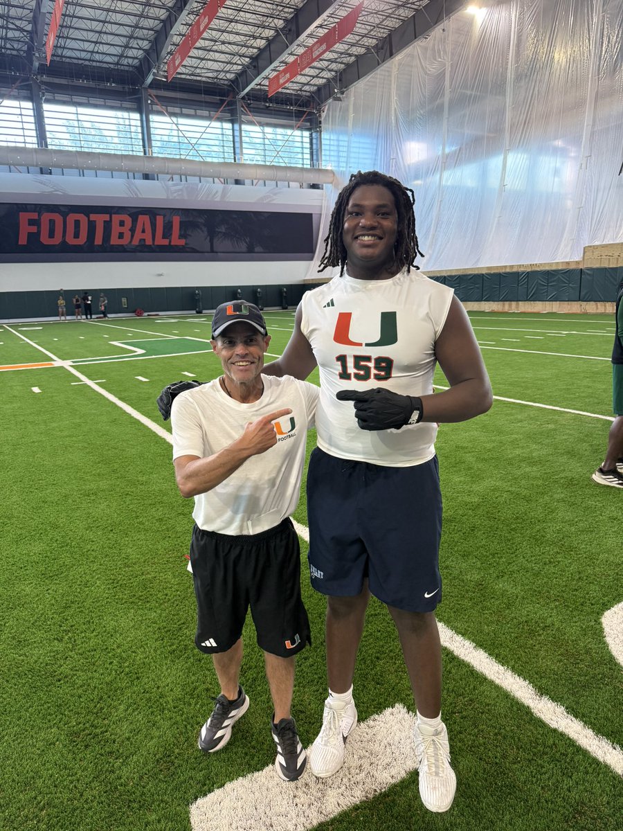 thereal_alexg11's tweet photo. Grateful for the opportunity to work at @CanesFootball camp today! Thank you to @coach_cristobal and @CoachMirabal for talking to me after camp! @CoachDawson_UM @BPS_Football @JacksonMoore247 @Andrew_Ivins @RivalsHS @Rivals @On3 @Andy_Villamarzo @ChadSimmons_ https://t.co/QRSU23H9Ze