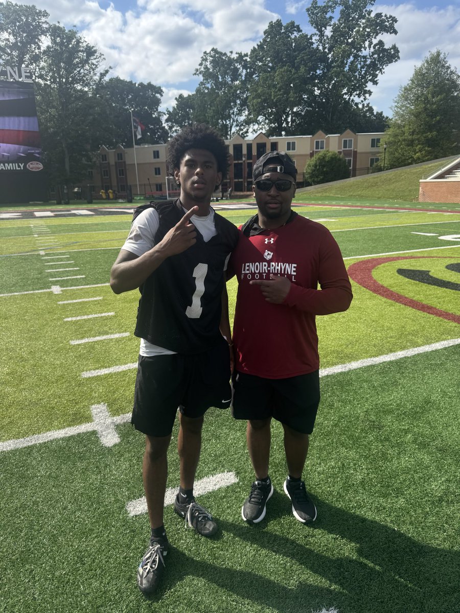 ZGates6's tweet photo. Had a great time and experience @LRbears  camp with coach @Coach_IGray can’t wait to be back‼️@zackrowens @coach_schaft https://t.co/NdAVIJj9wO