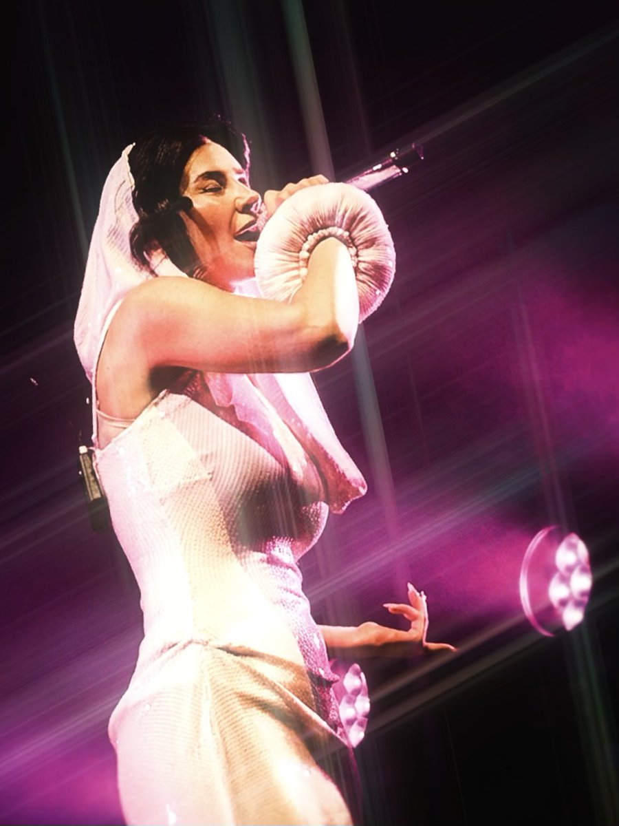 tom_xcx's tweet photo. Took some piccys of @MarinaDiamandis on the #PrincessOfPowerTour in Manchester ๐พ๐ https://t.co/KuVjhUVoOz