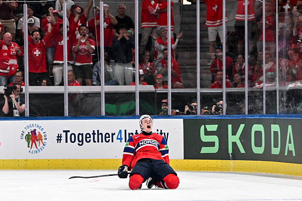 Sigi_JE's tweet photo. Věk střelce bronzového gólu: 21 let 

Věk střelce zlatého gólu: 20 let

To já jen tak. Jen pro informaci.

(Ta radost je boží.)

📸Getty Images https://t.co/m6tSPlTJTJ