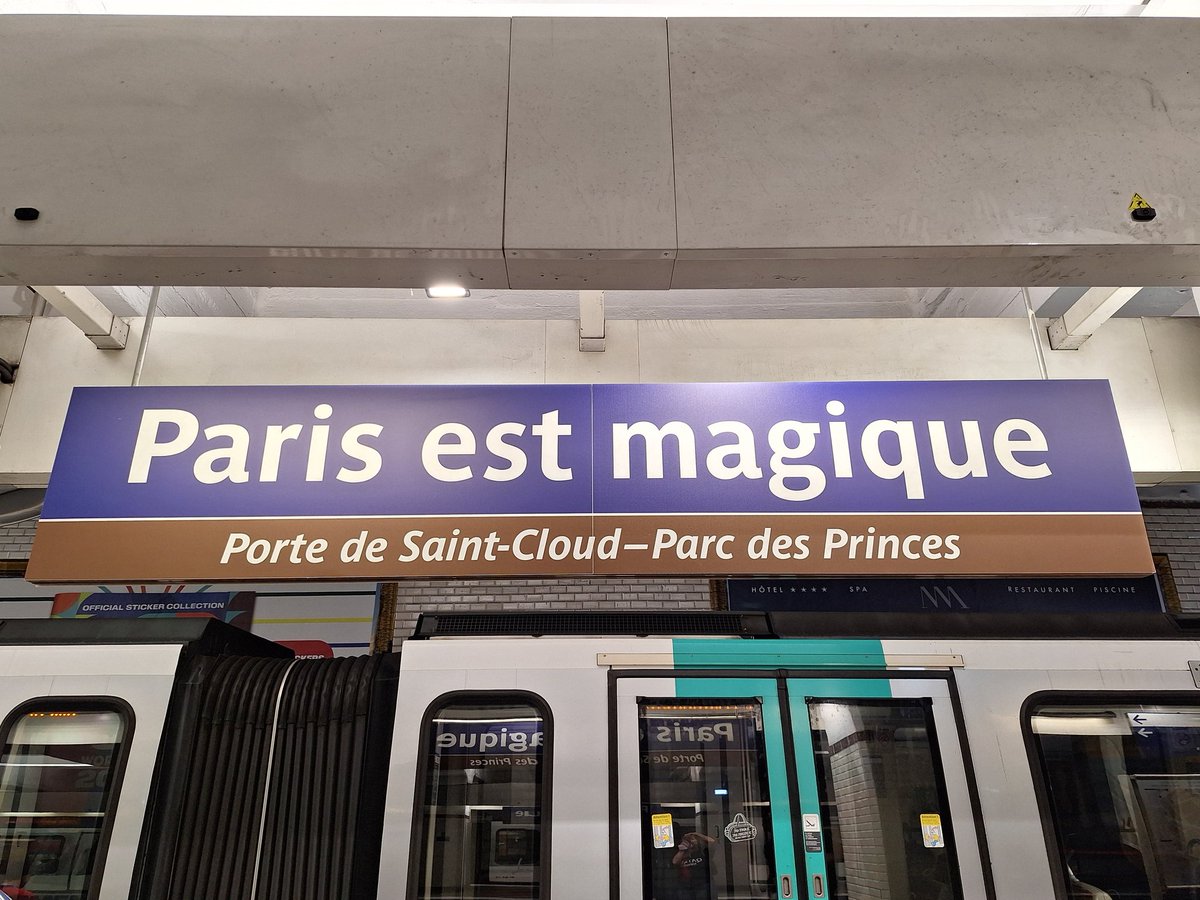 Metro_Insolite's tweet photo. Ici, c'est Paris ! 🏆⚽️

#PSG #LigueDesChampions #ChampionsDEurope https://t.co/pbf94JEqMo