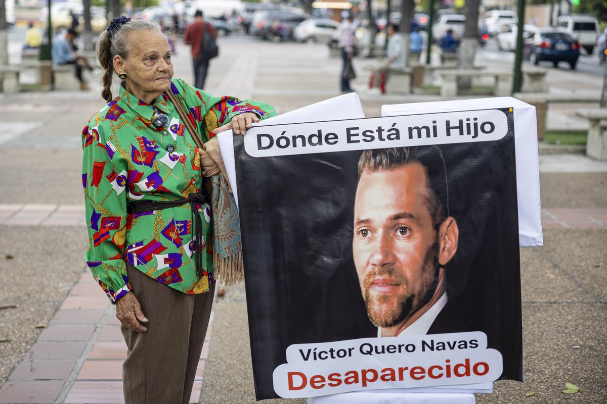 Naky's tweet photo. La muerte bajo custodia del preso político Víctor Hugo Quero Navas resume el alcance de la opacidad chavista: fue una persona inocente cuya muerte mantuvieron oculta aún siendo conscientes de que la señora Carmen Navas, su mamá, nunca dejó de buscarlo.

#SonCrímenesDeEstado https://t.co/UBM1pl4oeY