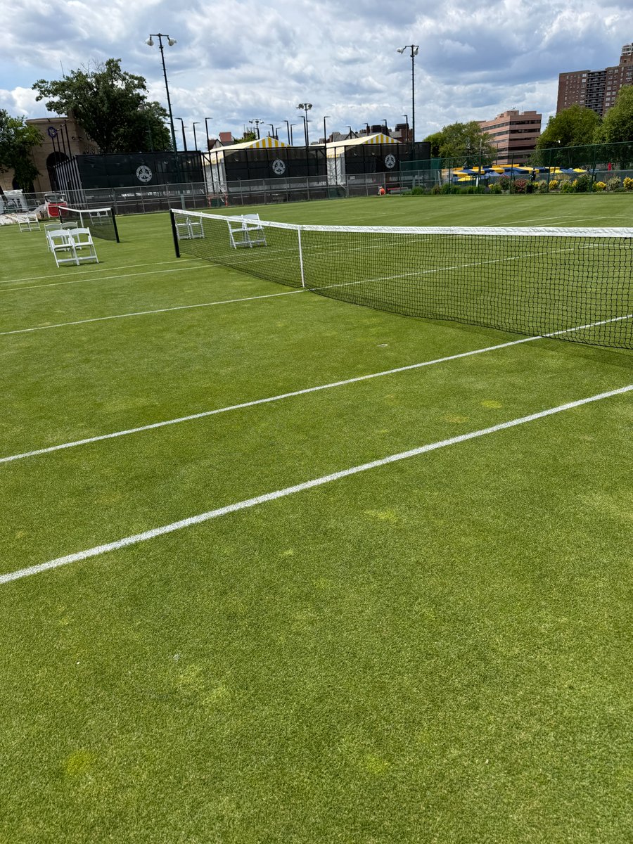 35gcs's tweet photo. amazing weekend in NYC.  lots of tennis (first time on grass!), drinks, friends, food

after 5 yrs out west, being with my friends in nyc more regularly has exceeded my own expectations. did a good job staying in touch on the phone/facetime but being in person is 100x better https://t.co/jz2cY1el2V