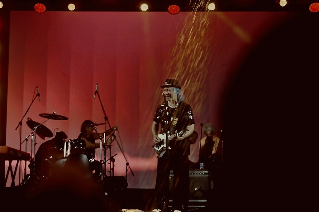 rafaeh_'s tweet photo. A Cor do Som no Rio Vermelho, Festival Salvador Jaz, maio de 2026. https://t.co/zmAvYwRgsE