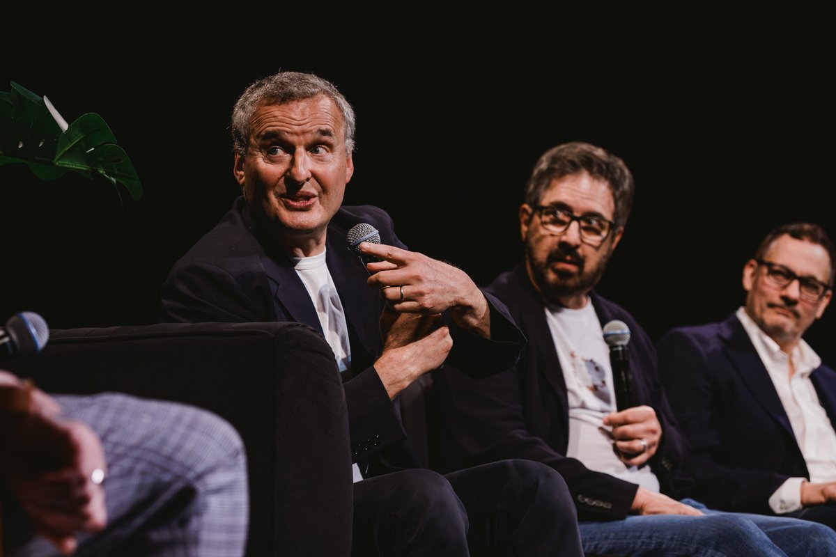 ParamountAustin's tweet photo. The packed house is proof Everybody Still Loves Raymond 📺 Phil Rosenthal, Ray Romano, and the writers behind Everybody Loves Raymond reunited at ATX TV Festival last night to celebrate the sitcom’s 30th anniversary!

📸: @RachelParkerPix https://t.co/KNMGU4jZyb