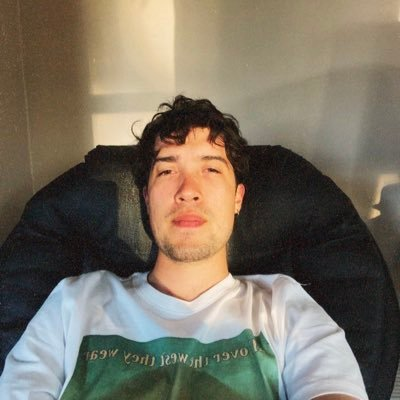 Mauro_anima's tweet photo. @lnicorojasl te ves muy clase alta eh crack? https://t.co/REbb7kVym6