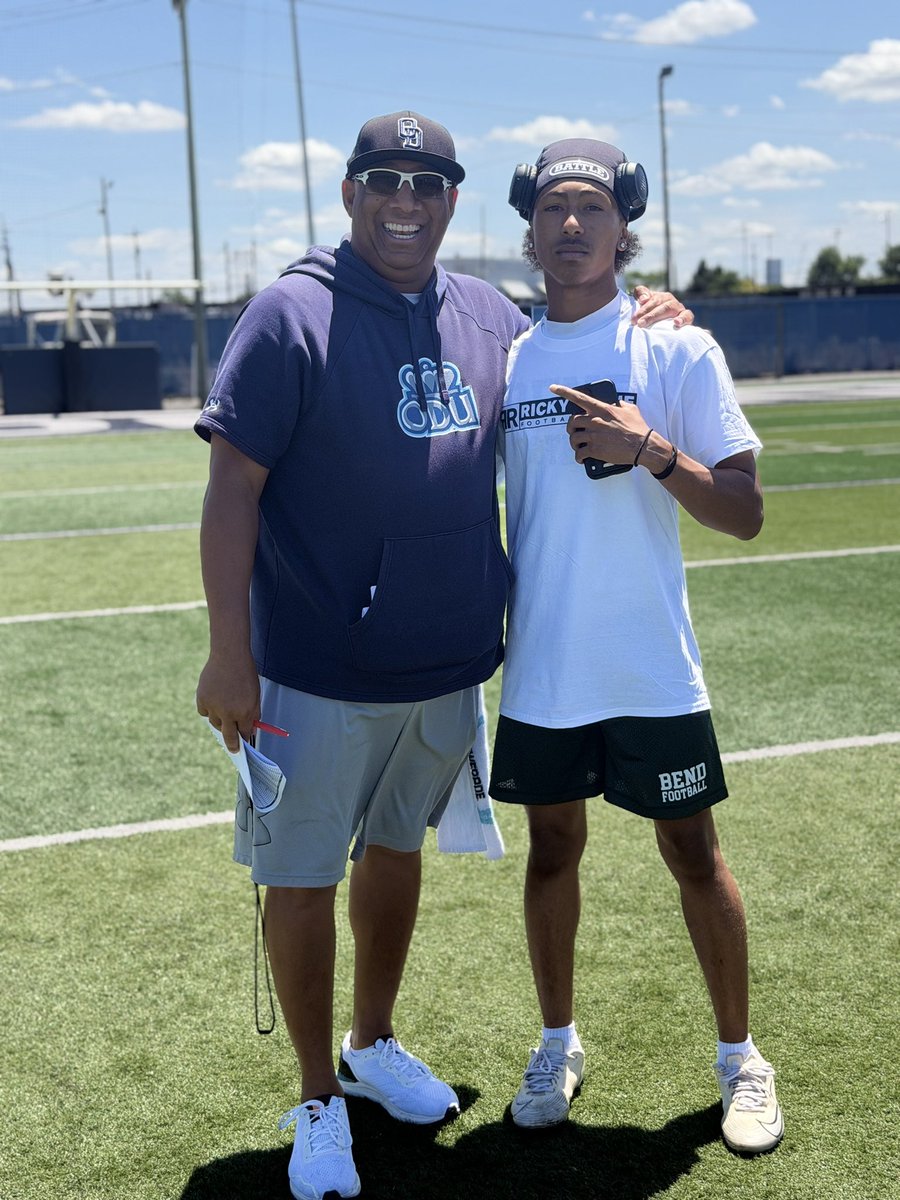 JJNorbreyRorer_'s tweet photo. Enjoyed a great time at ODU today for the Rahne Mega Camp, had great competition but more work to be done🙏🏽🔋💯#justgettinstarted @CoachMichaelSmi @RHSBears_FB @coachwebb804 @CoachJSharon @wft3coach @CoachPendleton1 @CoachD_Ashton @Spotlight39_Pod @PrepRedzoneVA @CoachPhil_ODU https://t.co/sGK4MX9q9N