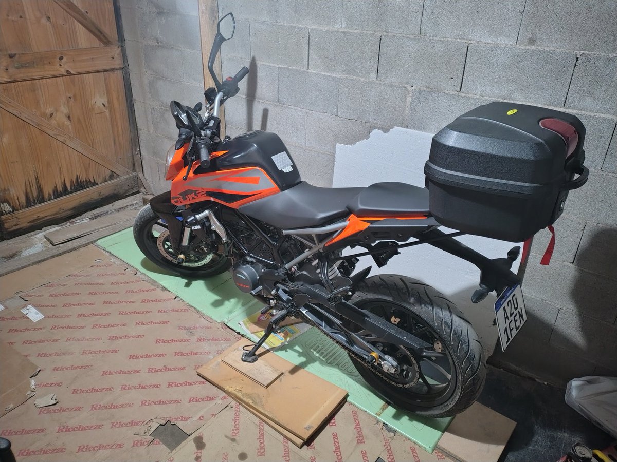 jeronimounc's tweet photo. KTM Duke 200 NG. 🔥💪
#ktm #ktmduke #motorcycle https://t.co/cYIb7WmdIj