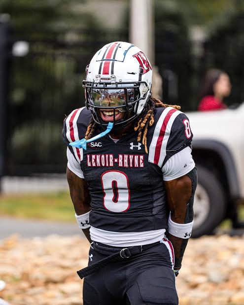 WyquialM's tweet photo. After a great conversation with @NickVagnoneLR and camp I am BEYOND BLESSED to receive my first offer from @LRBearsFootball!!
Thank you Jesus!! https://t.co/UsEkJ8wHOw