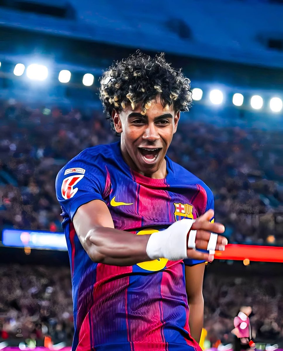 FCBFrantic's tweet photo. Rank these 4 seasons.

23/24 Vinicius 
24/25 Raphinha
25/26 Yamal
25/26 Kvaratshkelia https://t.co/3UFcq8MsYx