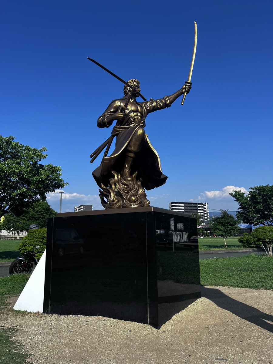 zikka_t's tweet photo. 昨日帰りに仲間に後光が https://t.co/JGdYIo8XB2