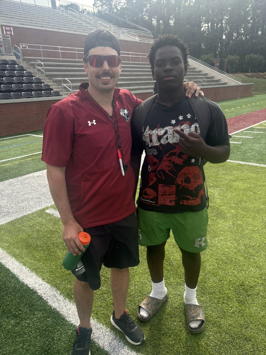Faison_Manning5's tweet photo. Great camp learned a lot of new things taking it into this fall @NickVagnoneLR https://t.co/wmolnyVhBV