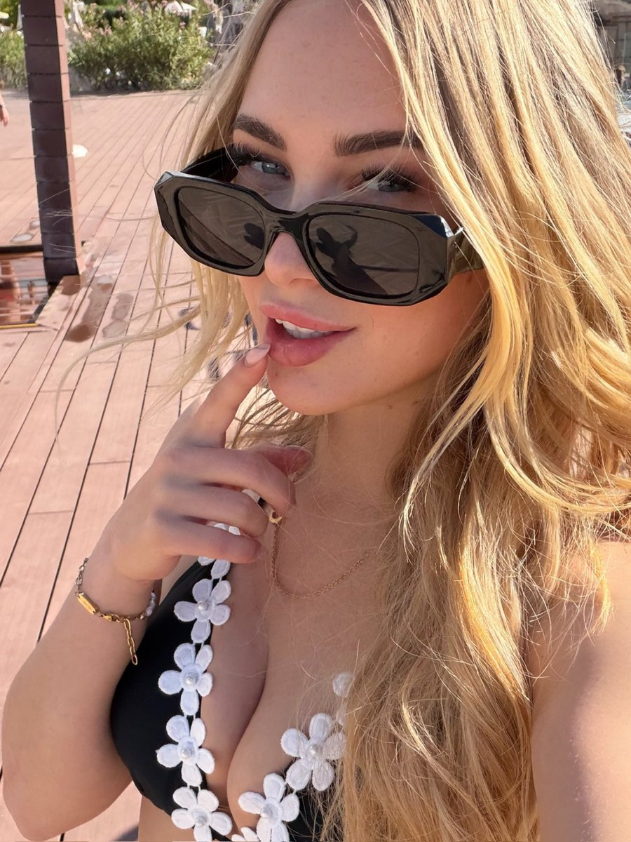 loreedanaa_'s tweet photo. Im so lonely rn 😭 https://t.co/xpxfJuHpVV

#boerinanna #cute #girl #girlfriend #creator #spicy #girl #dutch #18plus #creator #content #adult #followfriday #FF #FollowMe #blonde https://t.co/4JEbVcjvBn