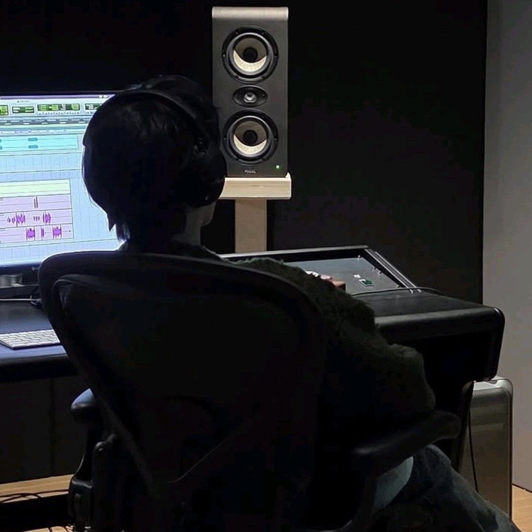 htt0_yg's tweet photo. 𝙏𝙝𝙚 𝙈𝙤𝙨𝙩 𝙎𝙝𝙖𝙩𝙩𝙚𝙧𝙚𝙙 𝙈𝙤𝙢𝙚𝙣𝙩 𝙞𝙣 𝙇𝙞𝙛𝙚.

#kookgi | au | idol life | angst https://t.co/EbfRIDV2wc