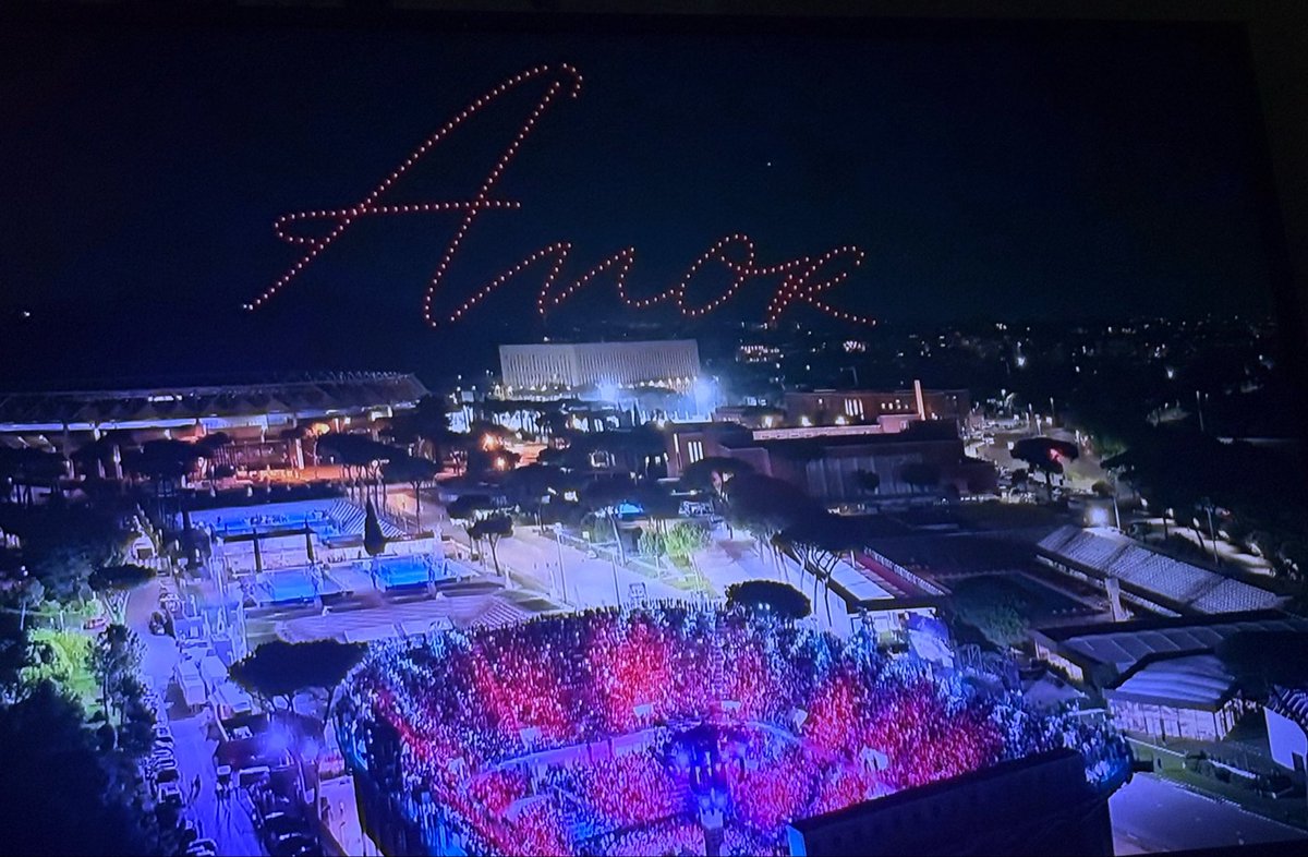 _piuamore_24's tweet photo. brividini LAURO 😭😭

 #RTL1025phe26 https://t.co/6w9SLg3DYx