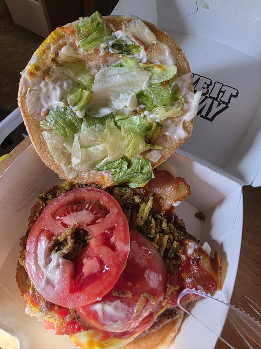 OwnerofPrincess's tweet photo. Stay away from the mandalorian meal @BurgerKing Waste of $20 i don't know where to start on how bad this is have it your way isn't a thing anymore When they don't listen to add mayo and mustard then add BBq sauce anyways and scrape it off The cheese ranch tots are dried out trash https://t.co/zxjaInbLOL