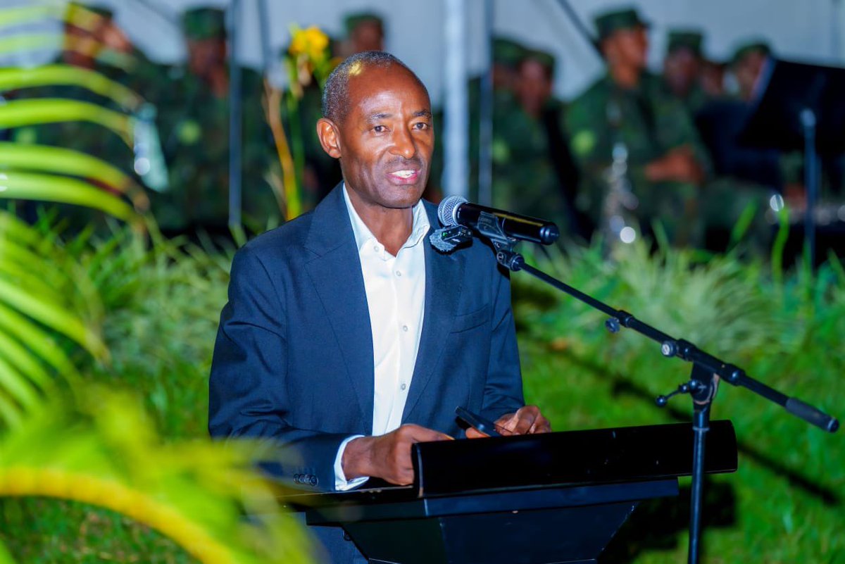 Umugaba Mukuru w’Ingabo z’u Rwanda (RDF), Gen MK Mubarakh, kuri iki ...