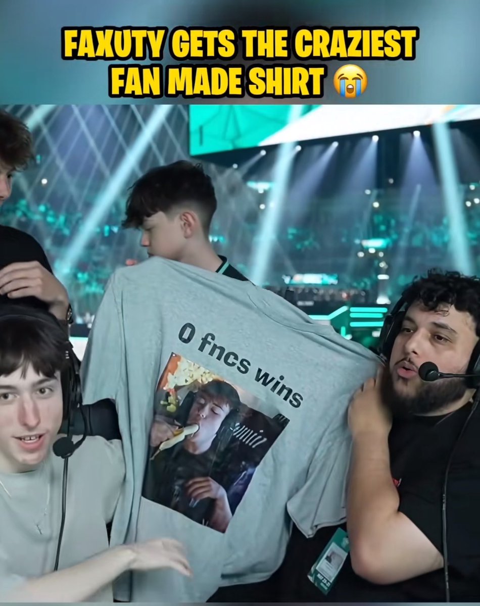 OFCLSpooky's tweet photo. Met the one and only that made the tshirt on @faxuty stream big shout out to my hero @sxmfnrr_ https://t.co/VYemX1HmtG