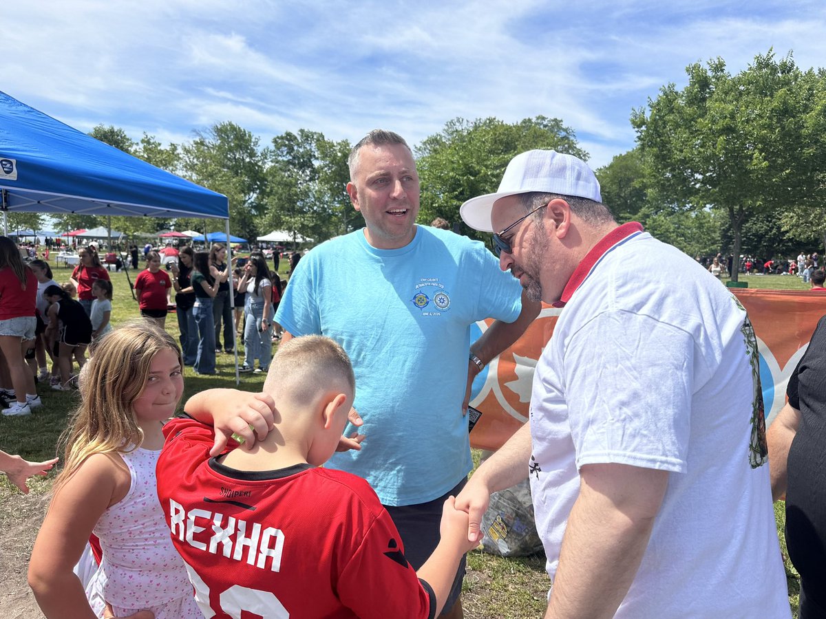 CMDMCarr's tweet photo. I had such a great time stopping by the annual Albanian picnic. These proud Staten Islanders are such a great part of the fabric of our borough, city, and country. I hope they had a wonderful day celebrating their community and culture https://t.co/SP0W7mmnzj