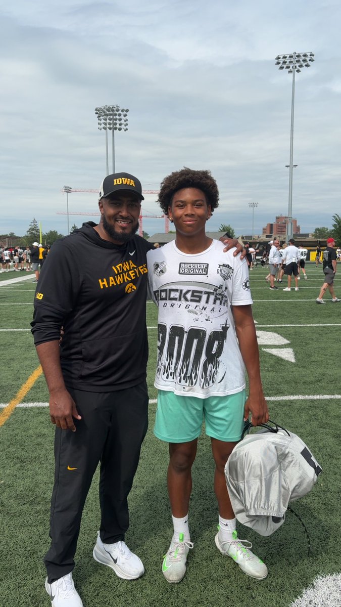 khi_toaccurate's tweet photo. Thank you @HawkeyeFootball for a great camp. 
Also big thank you to coach @CoachManson16 for the feedback, I’m looking forward to continuing to build a relationship with you and getting to know more about your program. https://t.co/XgT8IEF3J9