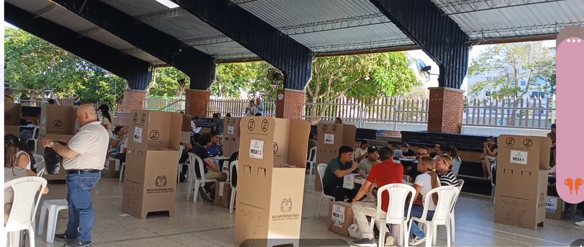 PabloRodriguezB's tweet photo. Terminó copiosa y alegre votación en Barranquilla ◇ Veamos la muestra en el Liceo Cervantes
 https://t.co/zZdgXyq3zf

@Registraduria @_VentanaAlMundo 
@LiceoCervantesBQ 
@Copilot @Microsoft https://t.co/9gkPPG71cx