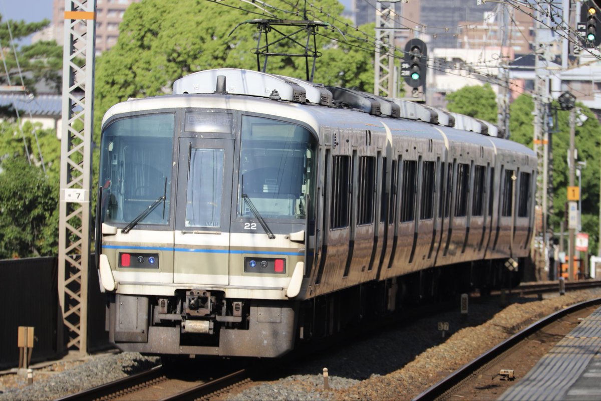 f1_jima's tweet photo. 2026.6.1
回9332M
221系NA411編成（奈良車）4連
下関総合車両所本所入場回送

甲南山手駅にて https://t.co/0MuntBJt4a