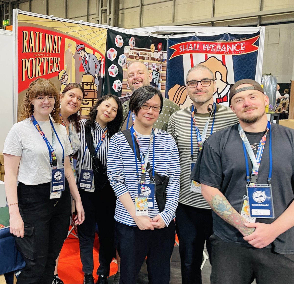 saashiandsaashi's tweet photo. UK Games Expo の最終日を終えました。UKGEは2度目の出展でしたが、とても温かな気持ちになるイベントだと毎回感じます。Saashi&Saashiの英国人スタッフはとても良く働いてくださり、家族のような一体感を持って乗り切ることができました。素敵な出会いに感謝を。会場でお会いできたみなさまどうもありがとうございました。また戻って来たいと思っています。@UKGamesExpo