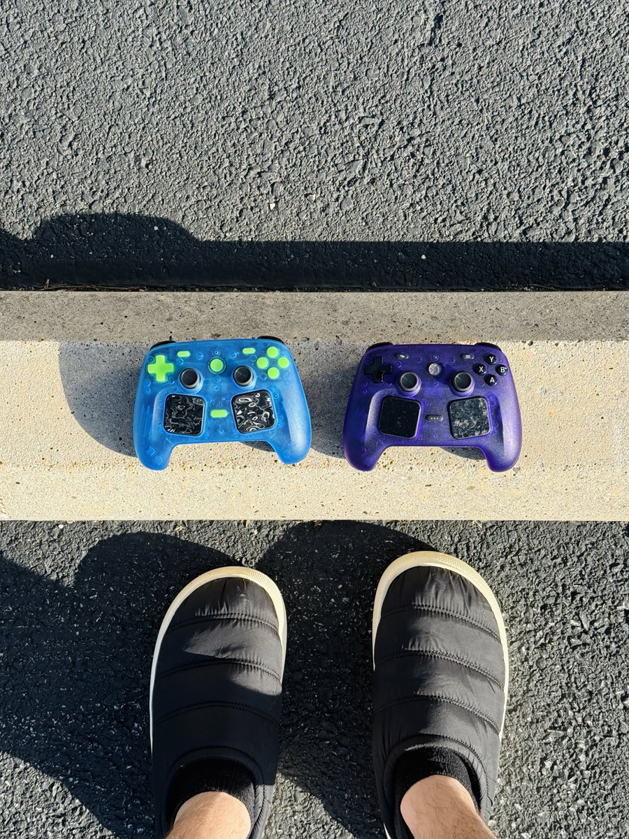 ColoredControls's tweet photo. What are thoooooooose https://t.co/3T68VUUGZS