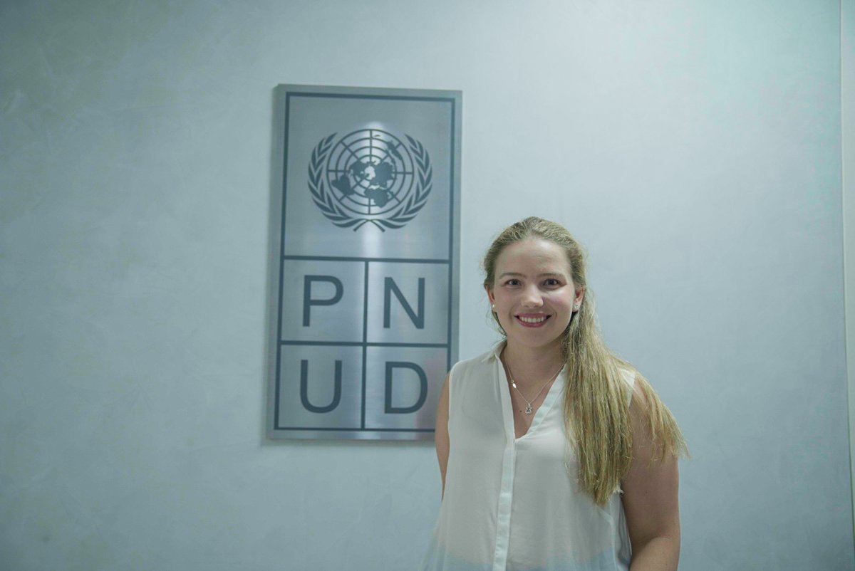 PNUDLAC's tweet photo. 🎙️ “La pregunta no es si el Perú puede avanzar en IA, sino cómo hacerlo estratégicamente”

No te pierdas la entrevista de @PNUDperu a María Paula Mujica, analista del Centro digital de inteligencia artificial y de innovación del @pnud https://t.co/5c7TLTU0Ip https://t.co/iRdvYzmsCZ