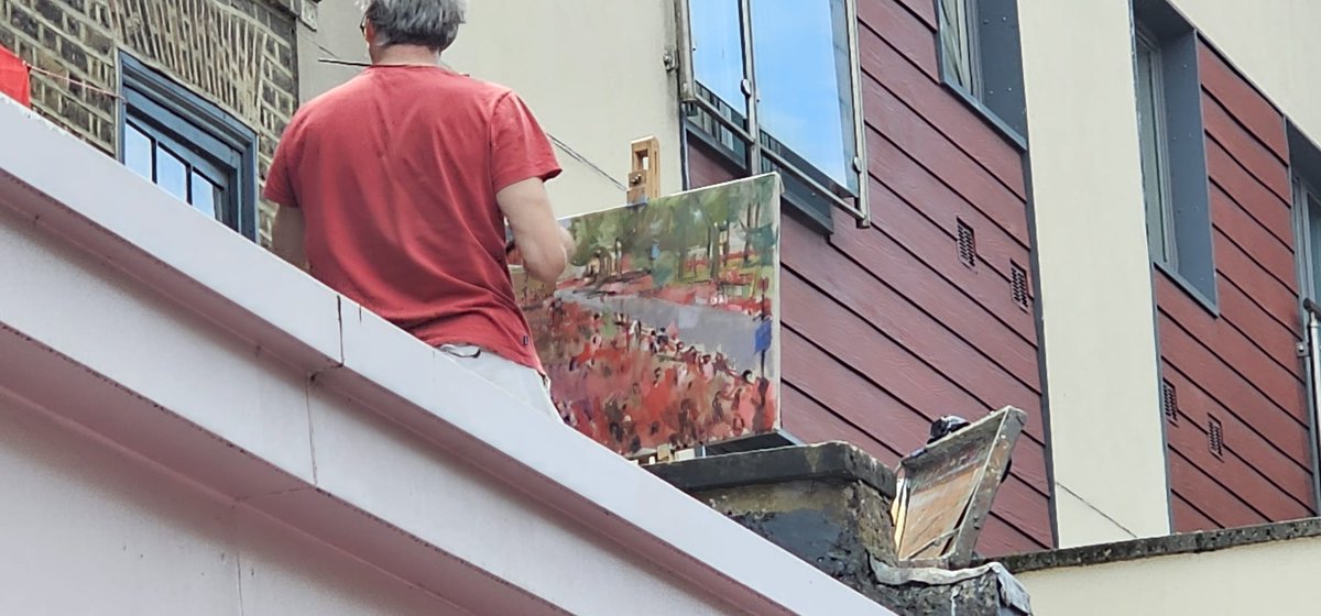 daveflipflops's tweet photo. @beingblackie_ Was stood underneath this guy and watched his painting develop from blank canvas! Absolute legend, responding to chants of 'show us your painting' 🤣 https://t.co/VJy4gd57NZ