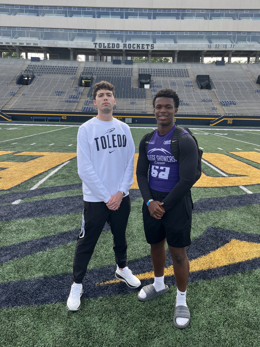 DavidJenkins_FB's tweet photo. Had a wonderful visit to Toledo today!! Loved the facilities and Toledo’s atmosphere. Thank you Coach @KadePelton for hosting me !!
#Gorockets 🚀#Toledo 🟢 https://t.co/sY2tECdjK9