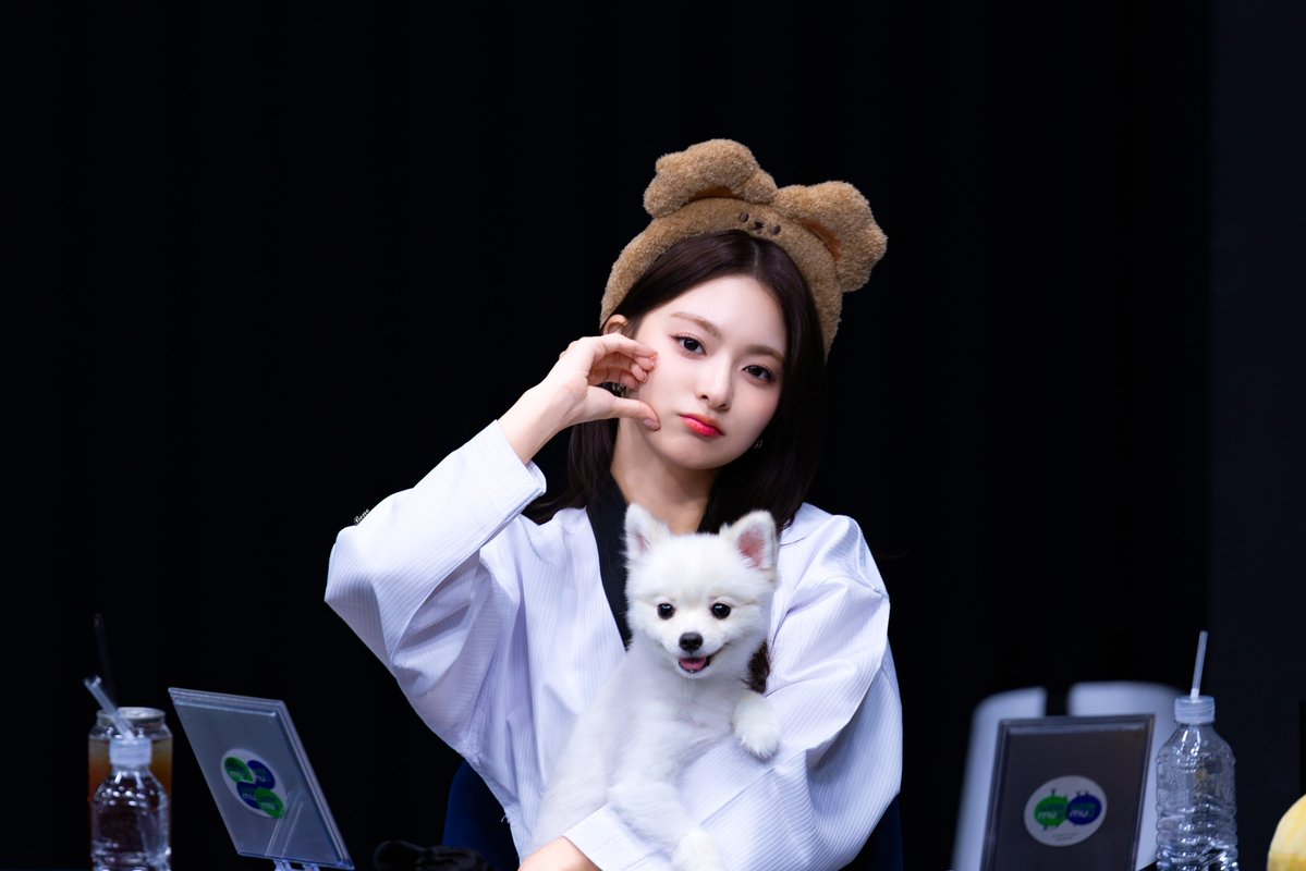 Bene_0601's tweet photo. #HAPPYNAGYUNGDAY #fromis_9 #LeeNaGyung https://t.co/7BnIvOfanf