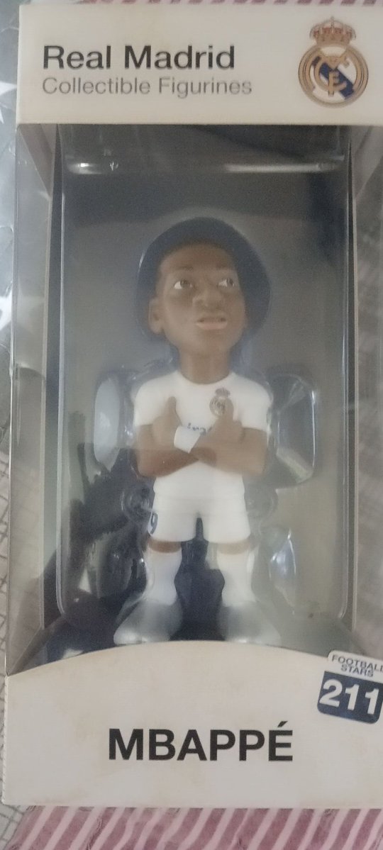 xichidj's tweet photo. Vendo/Cambio (negociable) figura de mbappe, por lo que sea desde q llegó a casa el  Madrid no gana una  champions.El Paris saint Germain lleva dos años seguidos ganando. no ha encajado bien con las demás figuras. Si quieres firmar su traspaso o negociar @VikingBlancoRM avisa. https://t.co/exBbyaoIDc