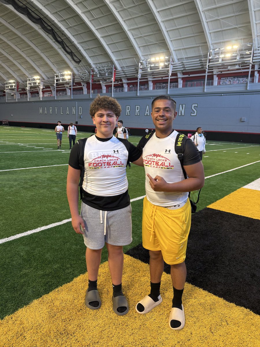 Swelch_02's tweet photo. Had a great Sunday at the Coach Locks Qb technique camp, got to learn a lot from their staff and quarterback, Malik Washington and got to compete with a friend of mine from walkersville  @TerpsFootball @Coach_Clancy @linganorefb https://t.co/36eWXpBkr5