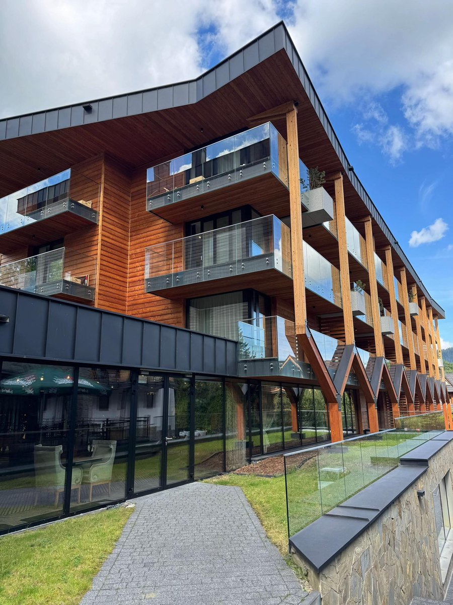 flysmart_sa's tweet photo. Bachleda Luxury Hotel Zakopane 🇵🇱
من الفنادق اللي تعطيك تجربة فاخرة فعلًا في زاكوباني، بطابع جبلي أنيق وموقع ممتاز قريب من أهم الأماكن ✨
📍 https://t.co/YrbDl9SsB0

⭐ Booking: 9.5/10

🏨 https://t.co/V8jWVTQDyB

#FlySmart #زاكوباني #بولندا https://t.co/gZBB7tDt0c