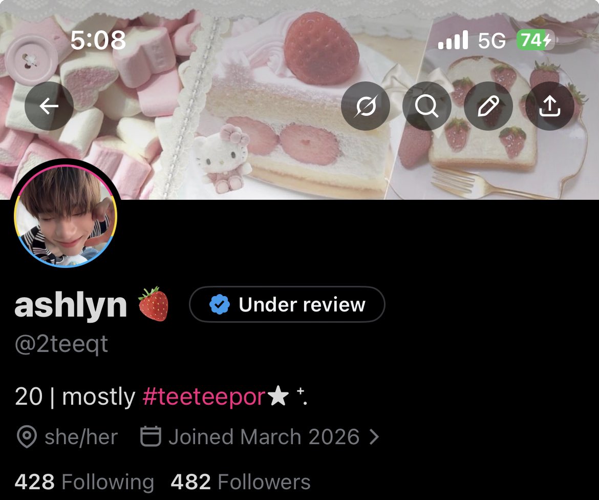 ashlyn 🍓 tweet media