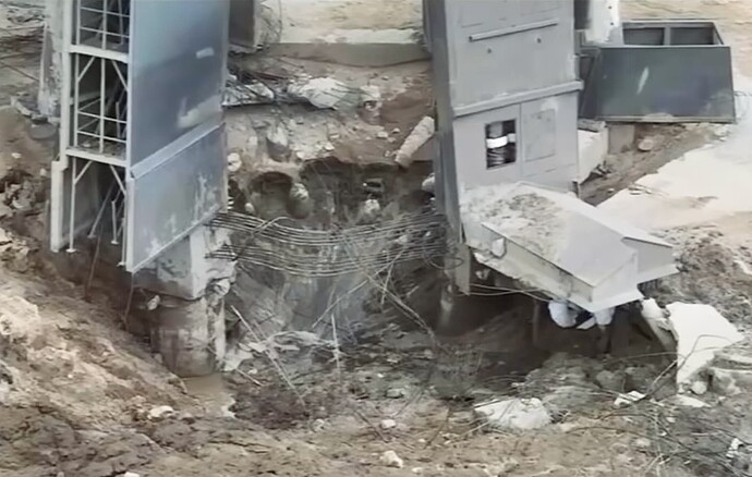 Mookafish's tweet photo. Compare that to the pad after Flight 1. We've come a long way. https://t.co/kJyW3tyJSu