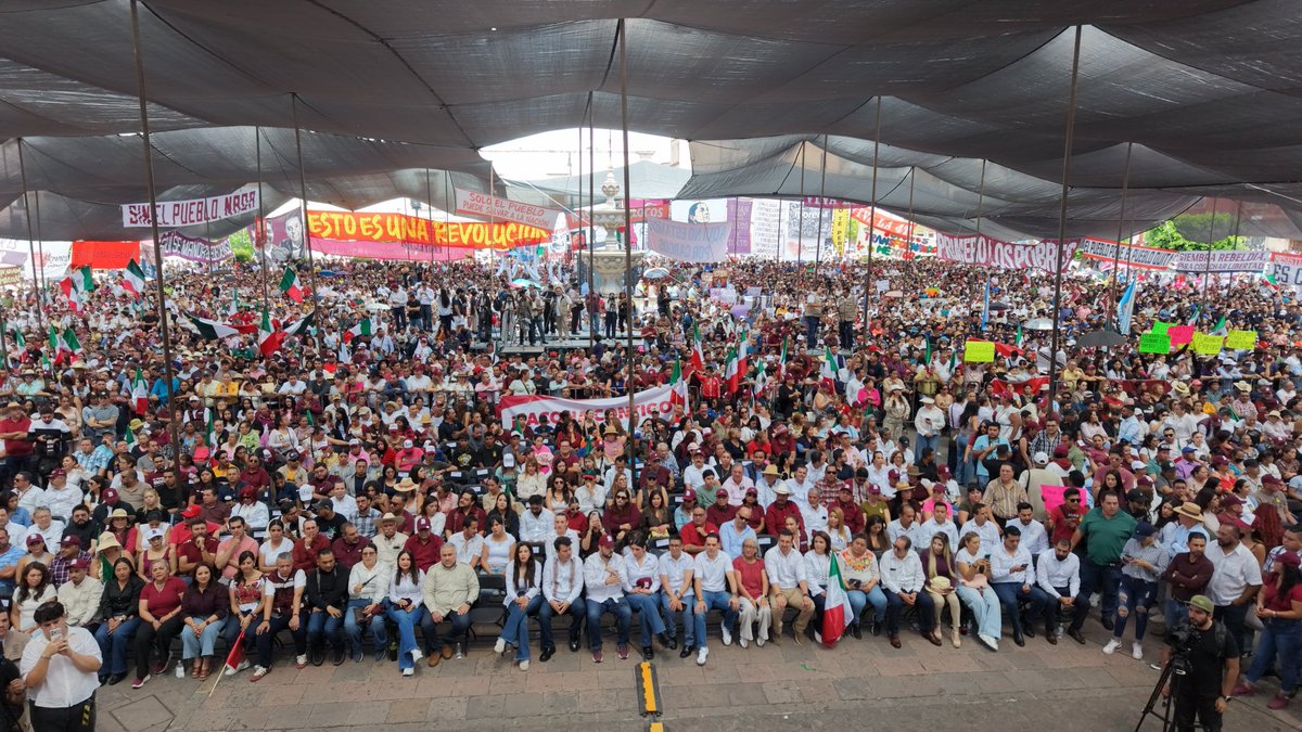 Claudiashein's tweet photo. ¡Así el pueblo de Michoacán! ¡Gracias! https://t.co/YuqWCu2jTn