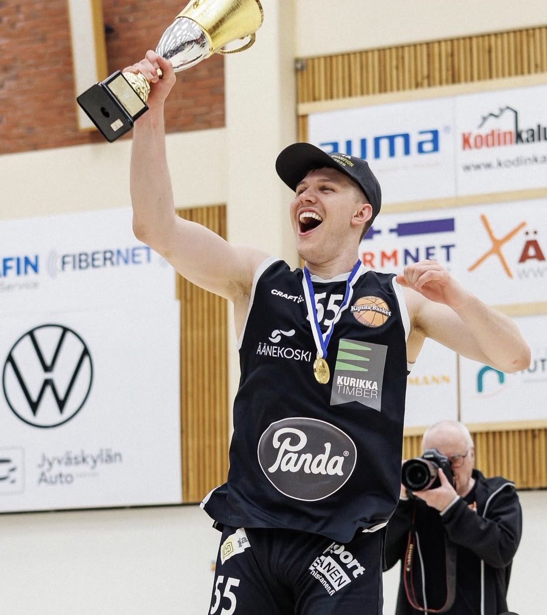 CoachHansonMWSU's tweet photo. Not a bad pro year for @Nicklausreid &amp; @jakehilmer 

Nick propelled Bueno Arenas Albacete to a Segunda FEB championship and promotion to Primera FEB

Jake helped Kipinia Basket  to a Finland 1st Division A Championship &amp; promotion to Korisliiga. https://t.co/ZxOK5X4kSP