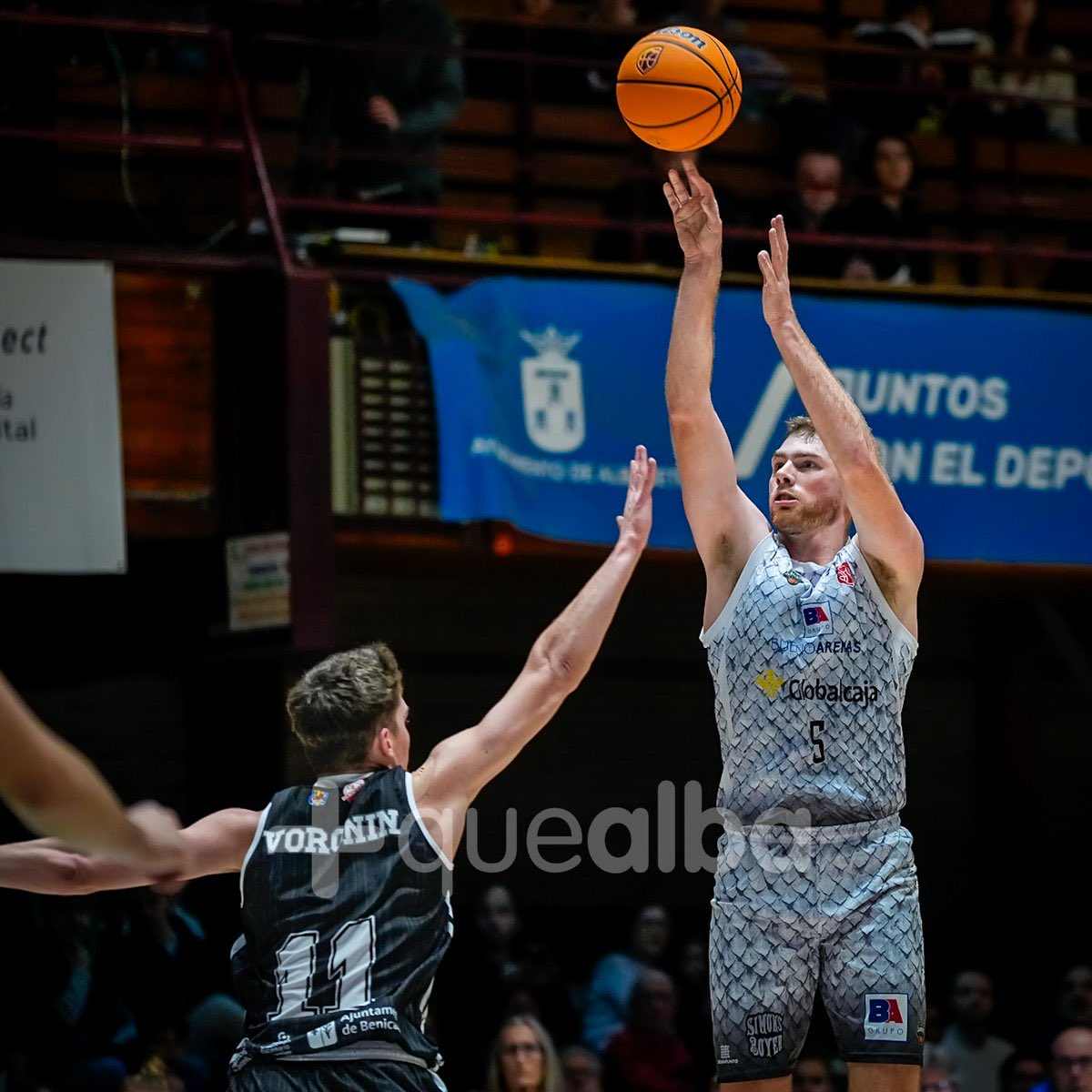 CoachHansonMWSU's tweet photo. Not a bad pro year for @Nicklausreid &amp; @jakehilmer 

Nick propelled Bueno Arenas Albacete to a Segunda FEB championship and promotion to Primera FEB

Jake helped Kipinia Basket  to a Finland 1st Division A Championship &amp; promotion to Korisliiga. https://t.co/ZxOK5X4kSP