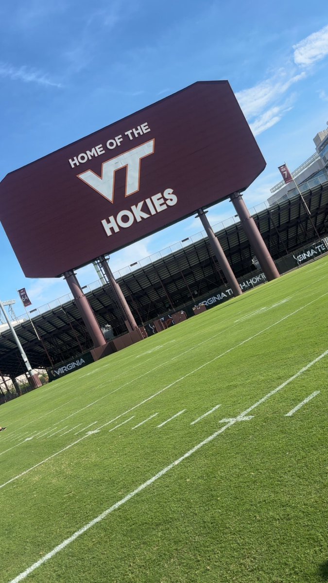 SamariRich's tweet photo. I would like to thank all the coaches and players for the opportunity to compete. I really enjoyed this camp and the valuable feedback. @Americanfbcamp @HokiesFB  @CoachTHowle @_VicHall @Coach_Mines @CoachMooreVT @CoachRAlexander @Coach_Danielsen https://t.co/FfVRr5Sb3v